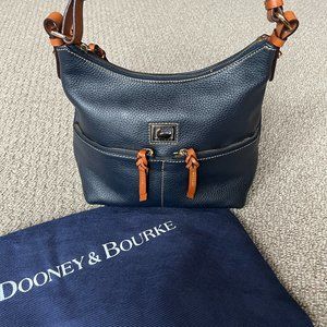 EUC Dooney & Bourke Pebbled Grain Leather Small Pocket Sac Handbag